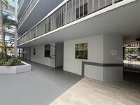 Building Photo - 12209 SW 14th Ln