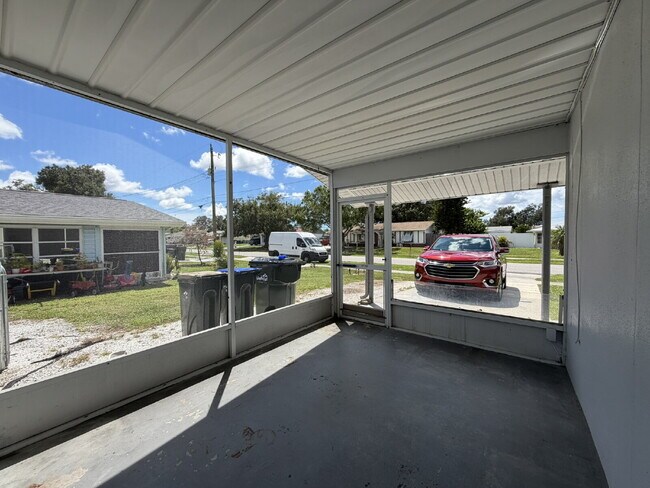 Building Photo - "Charming 1-Bed Oasis in Warm Mineral Springs - Cozy Living with 909 Sq Ft of Comfort!"