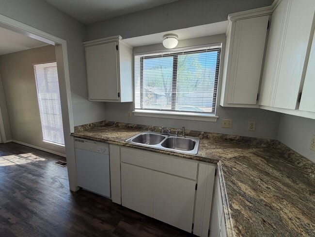 Building Photo - Belknap/Barton