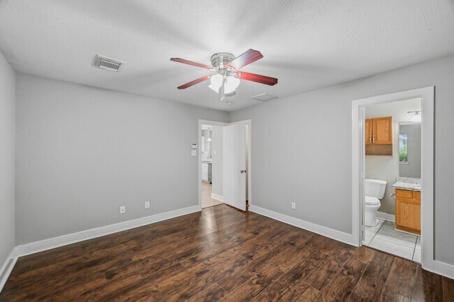 Building Photo - 20967 Young Meadows Way