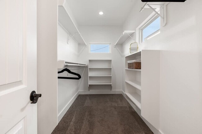 Building Photo - 4508 Noble St