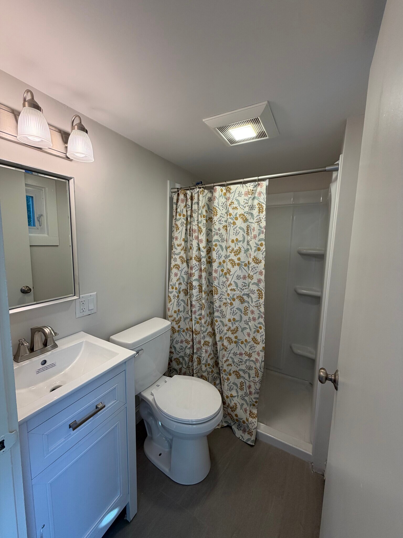 Building Photo - 27 Grove St