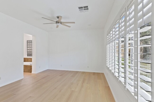 Building Photo - Anthem Country Club Beauty Single Story with Casita