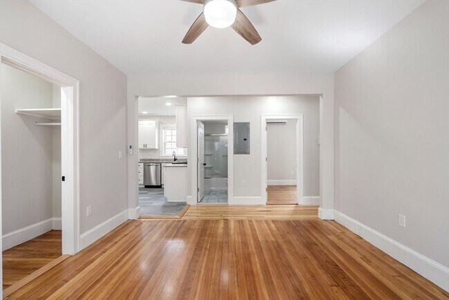 Building Photo - 511 Geneva Ave