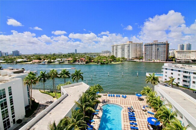 Building Photo - 1945 S Ocean Dr