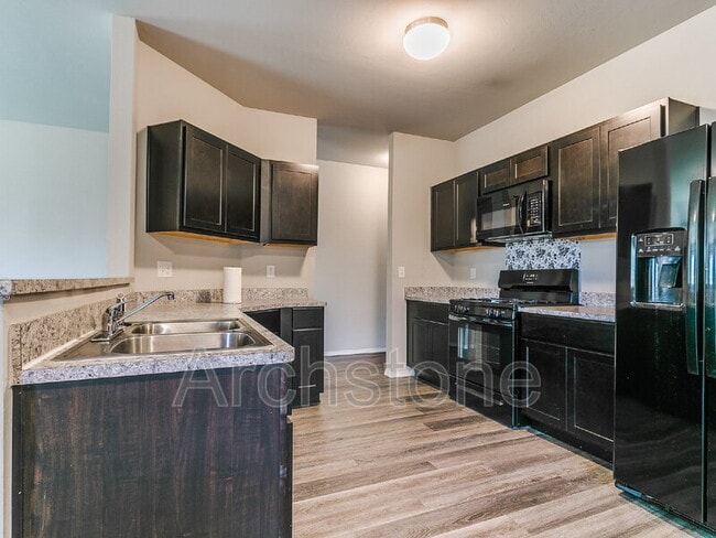 Building Photo - 1308 Dustin Dr