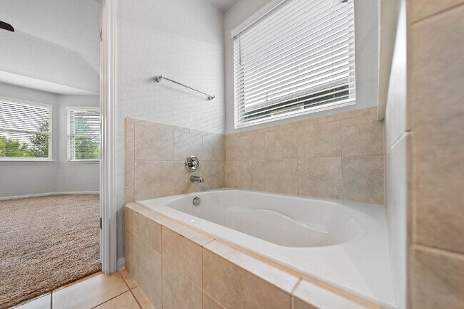 Building Photo - Greenbelt, Second En Suite, Media and Game...