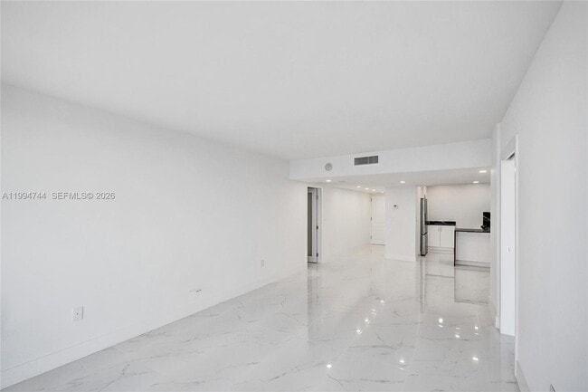 Building Photo - 3625 N Country Club Dr