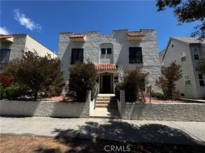 Building Photo - 336 N Stanley Ave