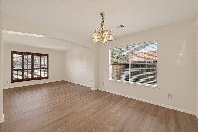 Building Photo - 15910 Clayton Bend Dr