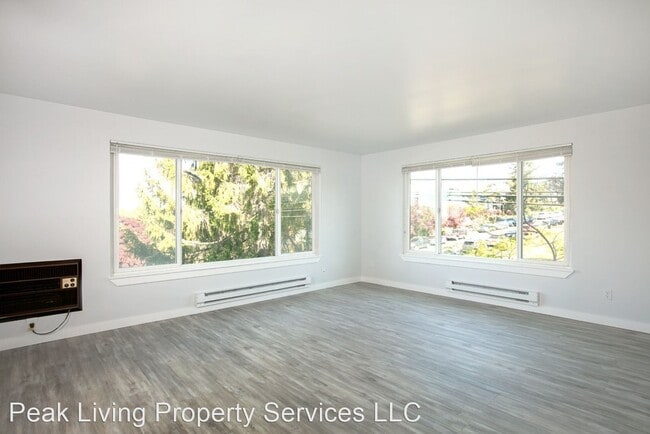 Building Photo - 5600 California Ave SW