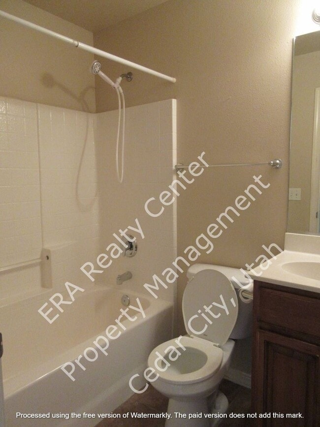 Building Photo - Move-In Discount!! 3 bed 2 bath - Twin home in Lamplight