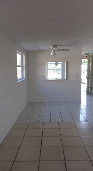 Building Photo - 4621 Alma St