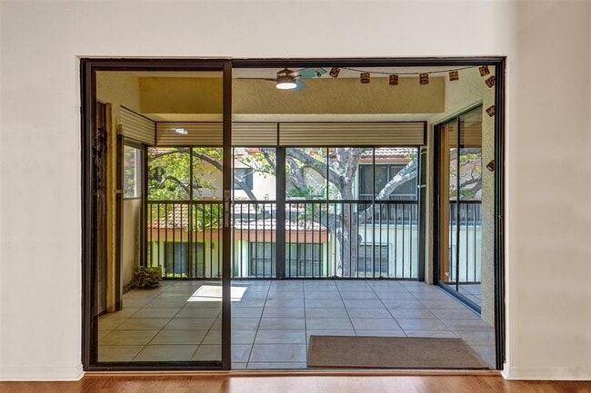 Building Photo - 3407 Emerald Oaks Dr