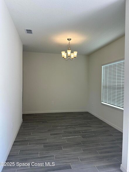 Building Photo - 852 Remsen Ave NW