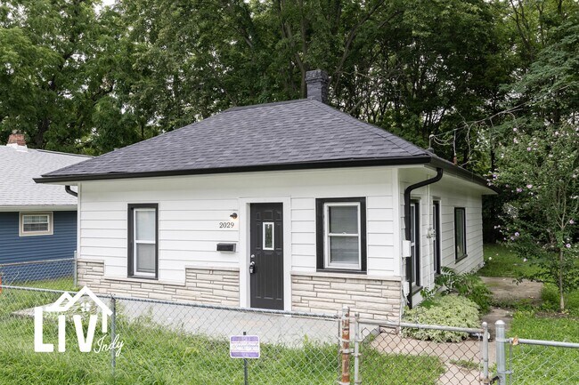 Primary Photo - 2029 E 44th St