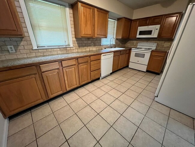 Building Photo - New On the Market!