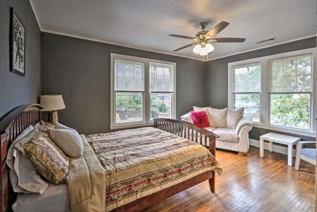 Bedroom 2 - 1337 Harbert Ave