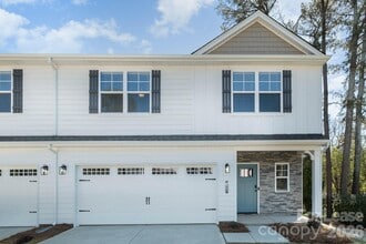 Building Photo - 2507 Lynbridge Dr