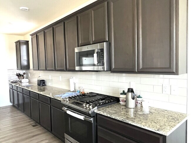 Building Photo - Wonderful 4 Bedroom/2 Bathroom with a Loft and Study in Whispering Pines!