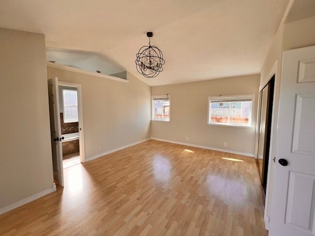 Building Photo - Nice North Bend Home!