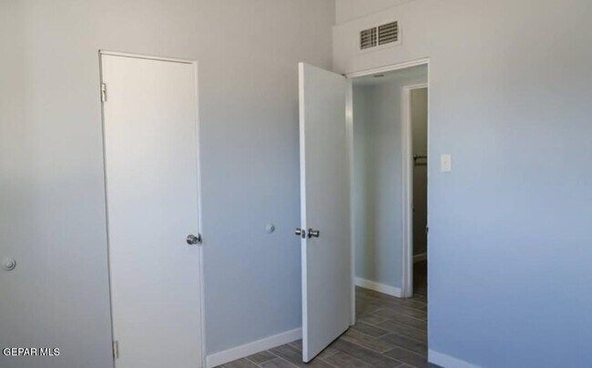 Building Photo - 10321 Preston Dr