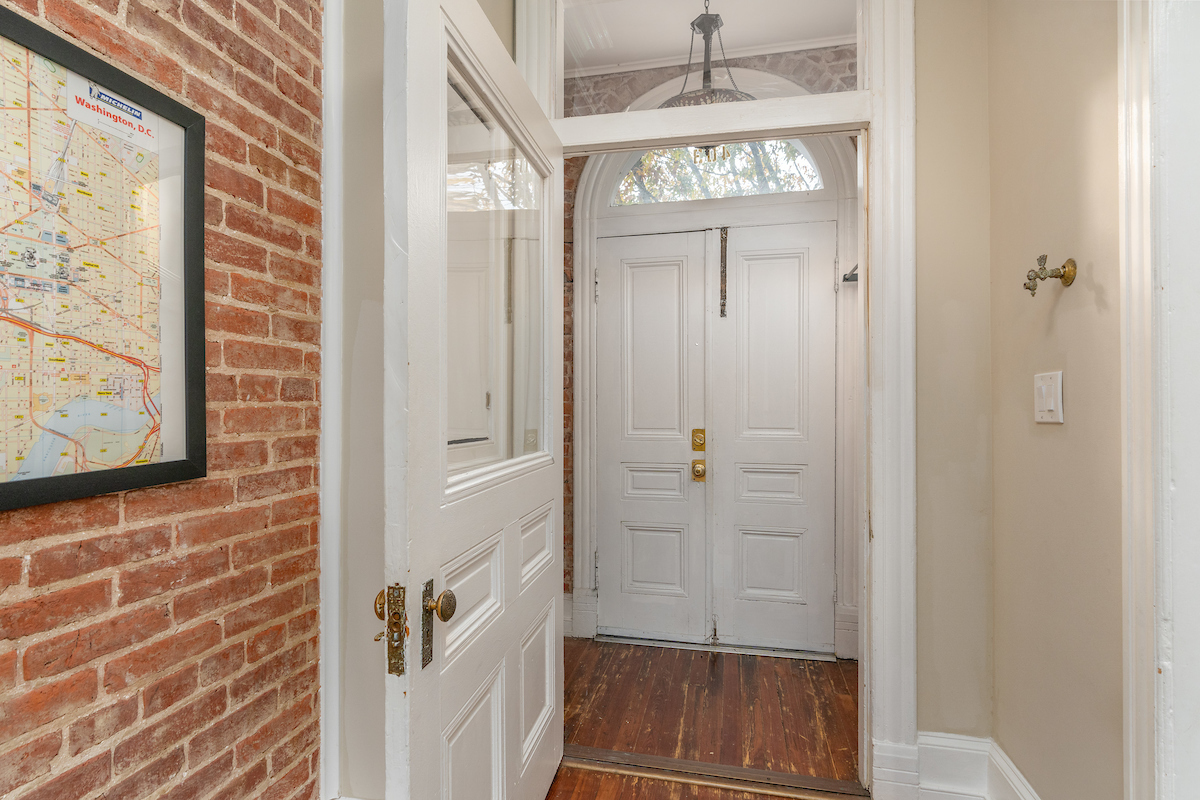 4 bedroom/3 bathroom, front doors - 403 P St NW