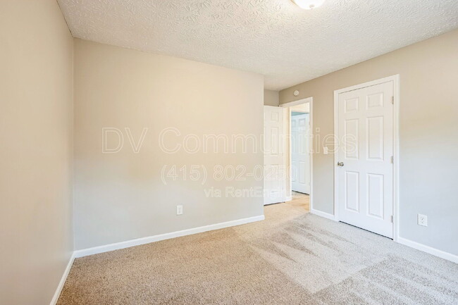 Building Photo - 9173 Raven Dr