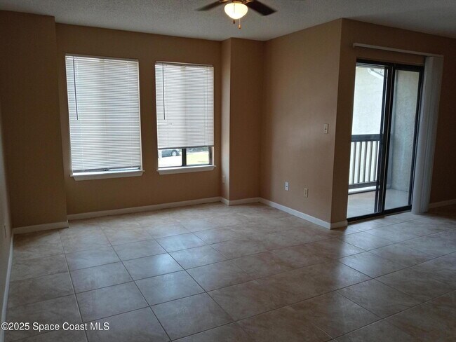Building Photo - 3550 Sable Palm Ln