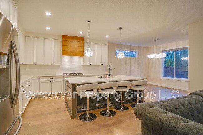 Building Photo - 6604 NE 107th St