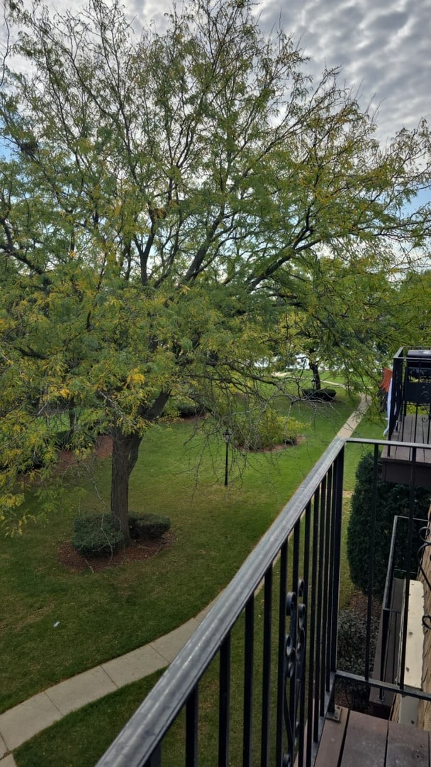 Building Photo - 9475 Bay Colony Dr