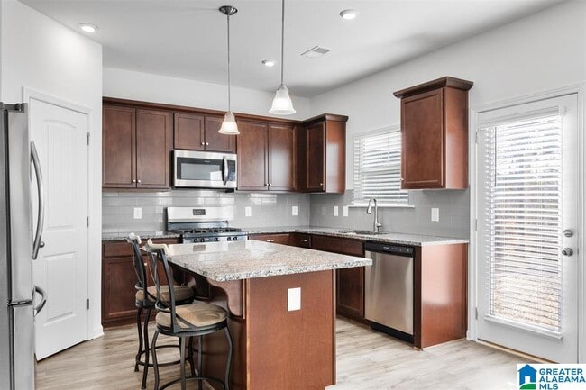 Building Photo - 848 Ridgeway Ave