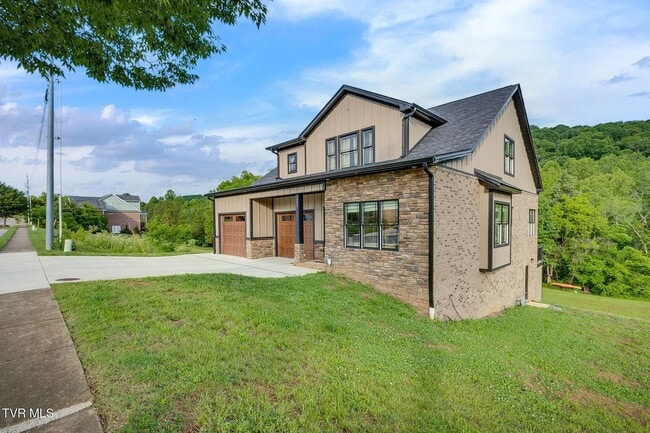 Building Photo - 1007 Shadyside Dr