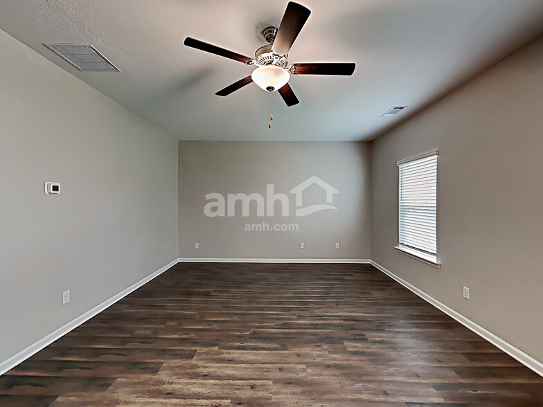 Building Photo - 129 Oliver Dr