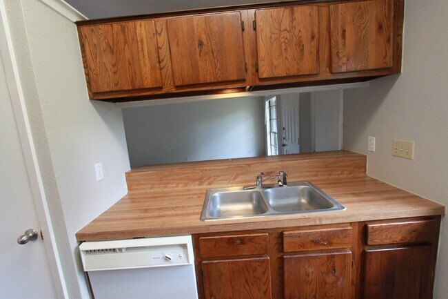Building Photo - 11603 Poplar Cove
