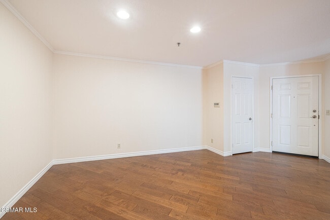 Building Photo - 5744 Oak Bend Ln