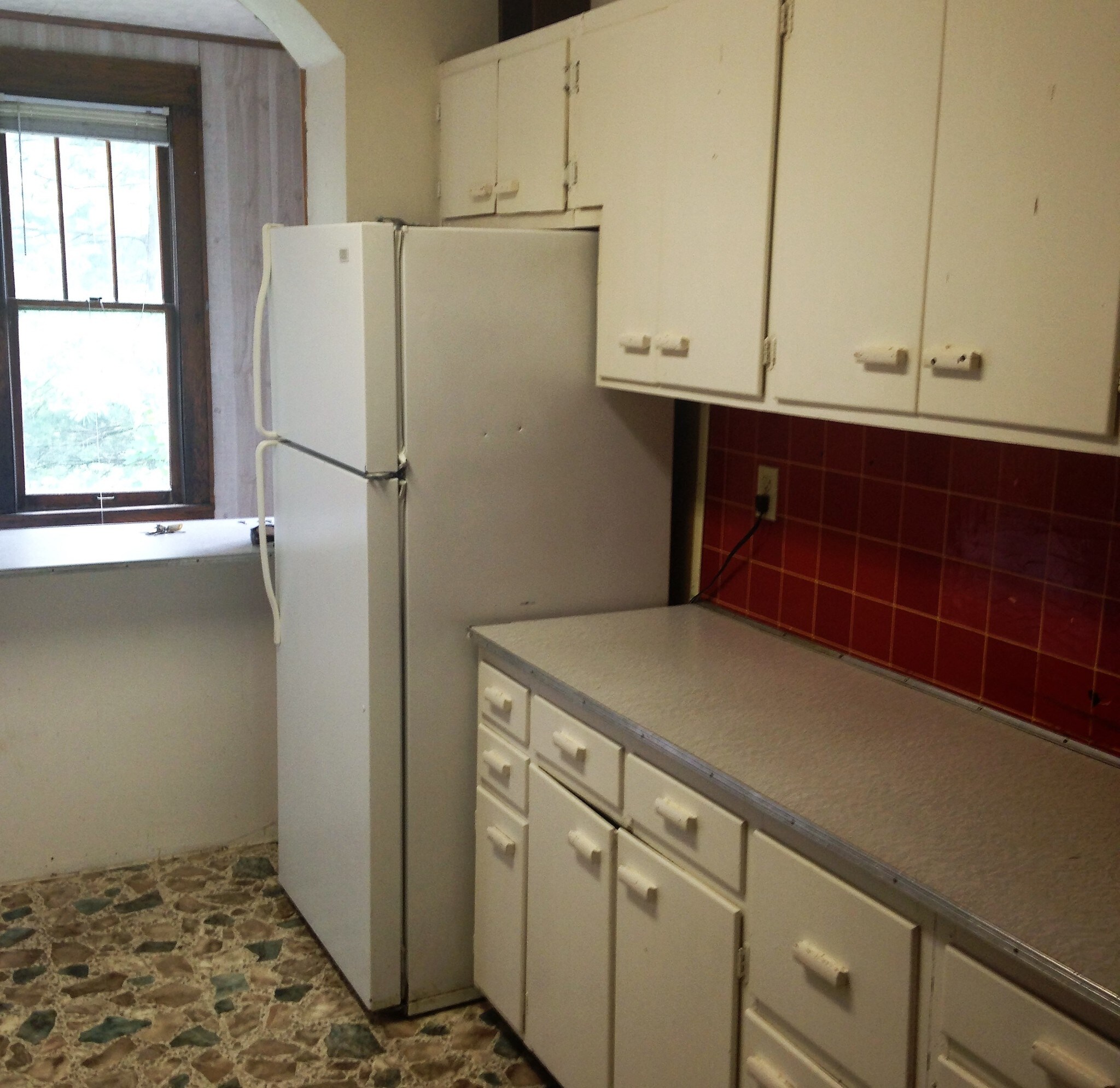 Kitchen 1 - 922 College Ave