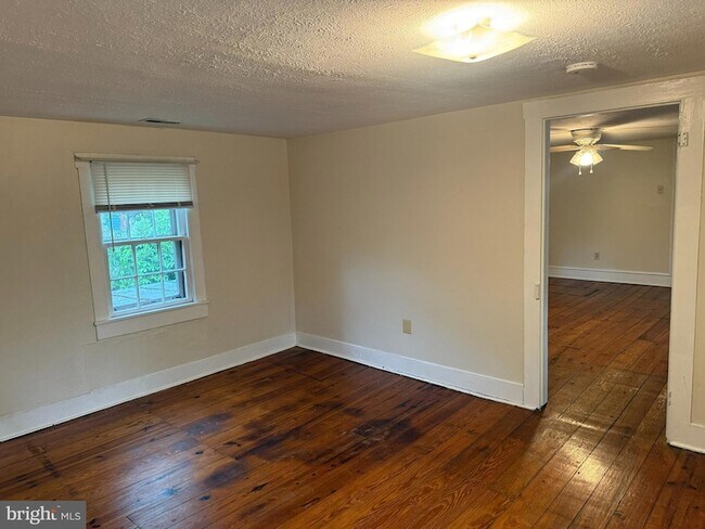 Building Photo - 619 S Cameron St