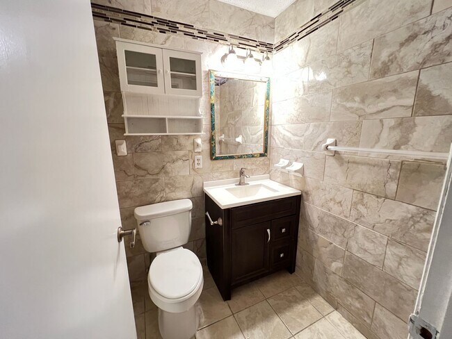 Building Photo - Charming 2-Bedroom, 2-Bathroom Home in a Tranquil Leesburg Community with Open Garage and Versati...