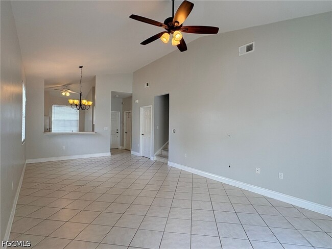 Building Photo - 3636 Pine Oak Cir