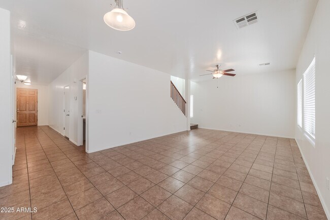 Building Photo - 1165 E Canyon Trail