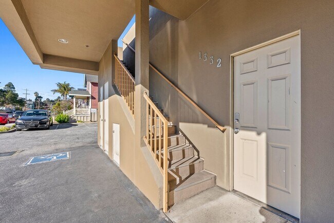 Building Photo - 1332-1332 Mission St