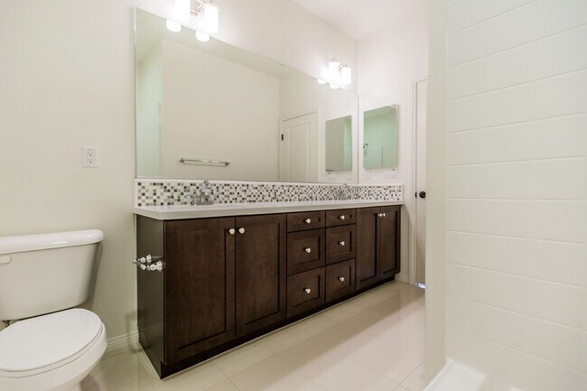 Building Photo - 4BD/3BA/2Garage Two Story Highly upgraded ...