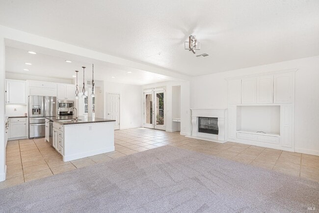 Building Photo - 525 Sauvignon Pl
