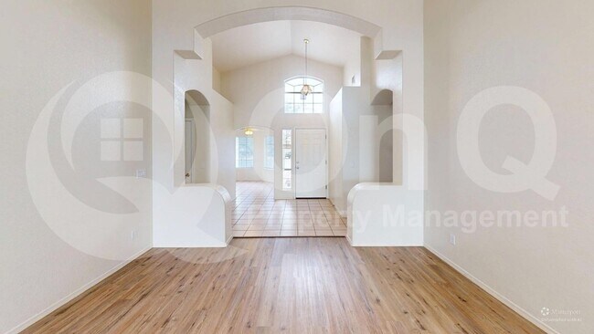 Building Photo - 8305 N Solitude Way