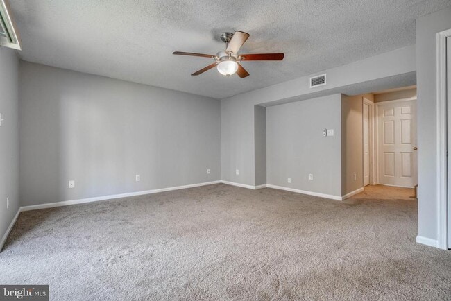 Building Photo - 1453 Golden Rod Ct