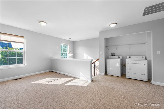 Building Photo - 1128 Bartholdi Ct