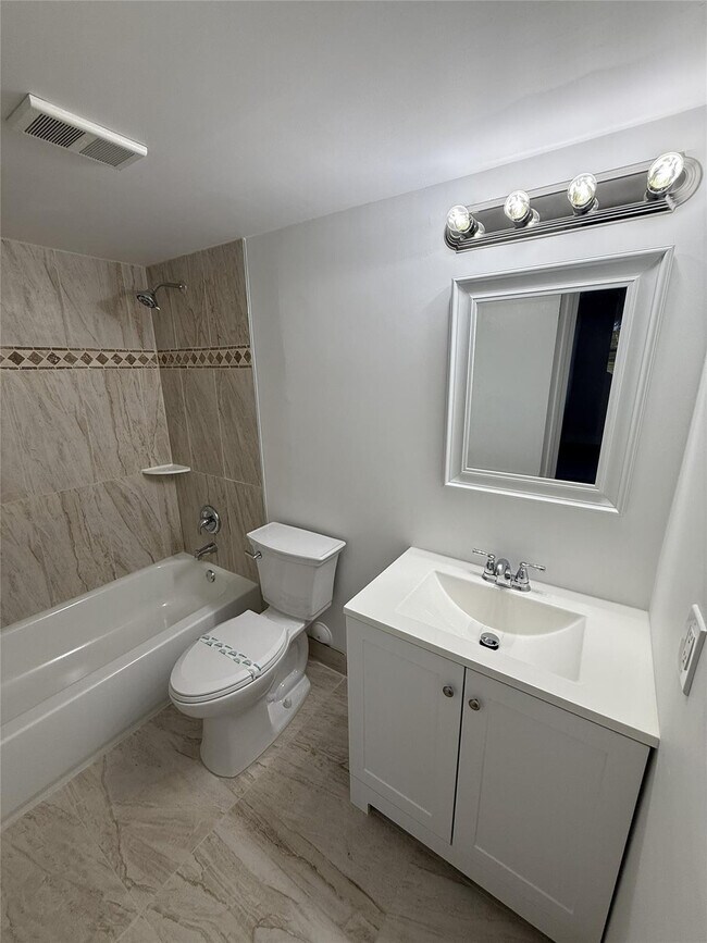 Building Photo - 8701 Wiles Rd