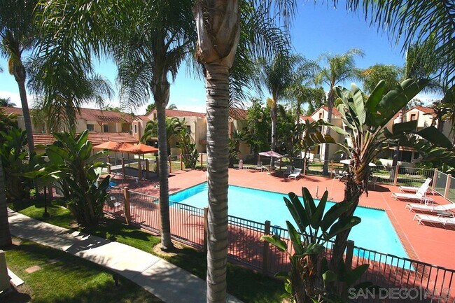 Building Photo - 10895 Camino Ruiz