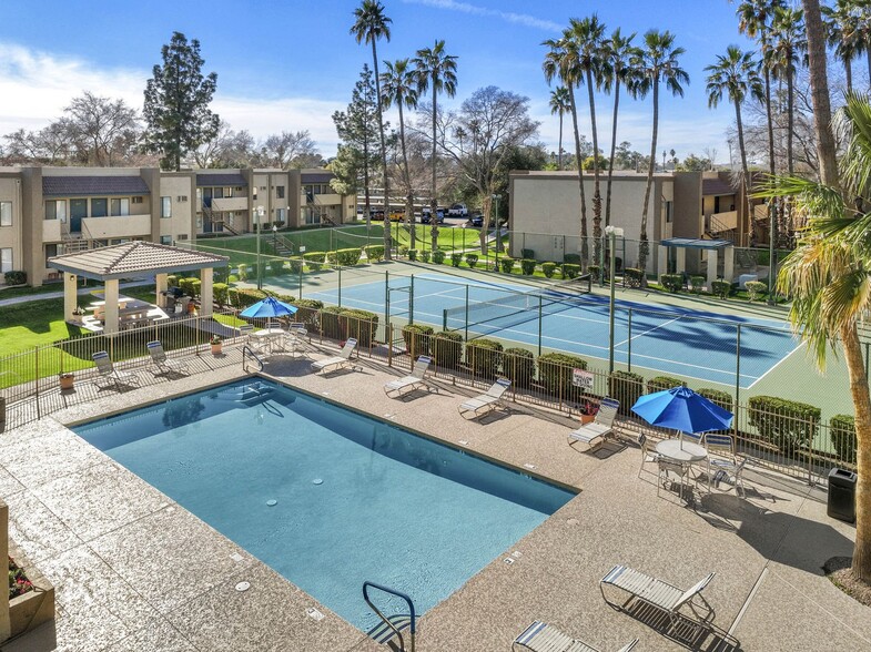 Swimming Pool | Tennis Court | Shorebird - Shorebird